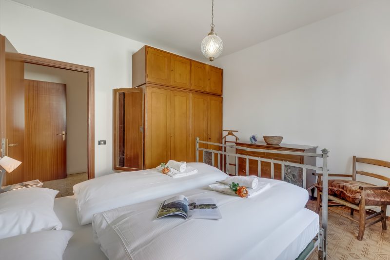 Villa Eva: Leggiuno 5-Bed Villa for Families & Groups (Sleeps 10)