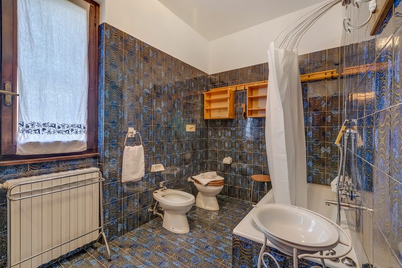 Villa Eva: Leggiuno 5-Bed Villa for Families & Groups (Sleeps 10)