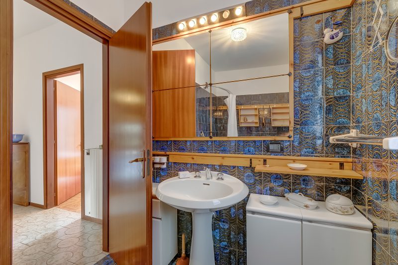 Villa Eva: Leggiuno 5-Bed Villa for Families & Groups (Sleeps 10)
