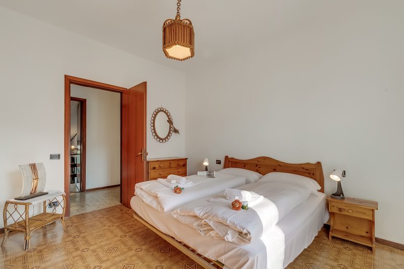 Villa Eva: Leggiuno 5-Bed Villa for Families & Groups (Sleeps 10)
