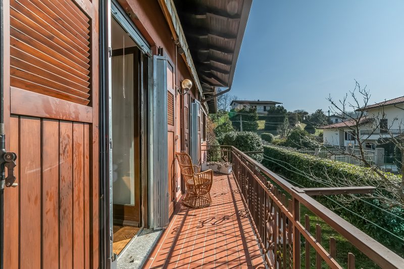 Villa Eva: Leggiuno 5-Bed Villa for Families & Groups (Sleeps 10)