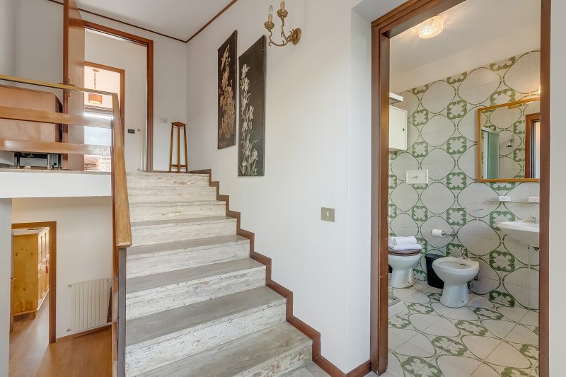 Villa Eva: Leggiuno 5-Bed Villa for Families & Groups (Sleeps 10)