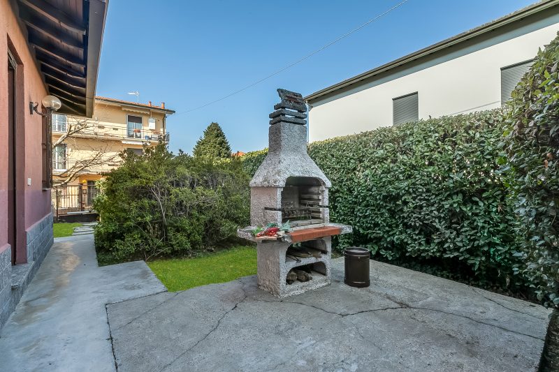 Villa Eva: Leggiuno 5-Bed Villa for Families & Groups (Sleeps 10)