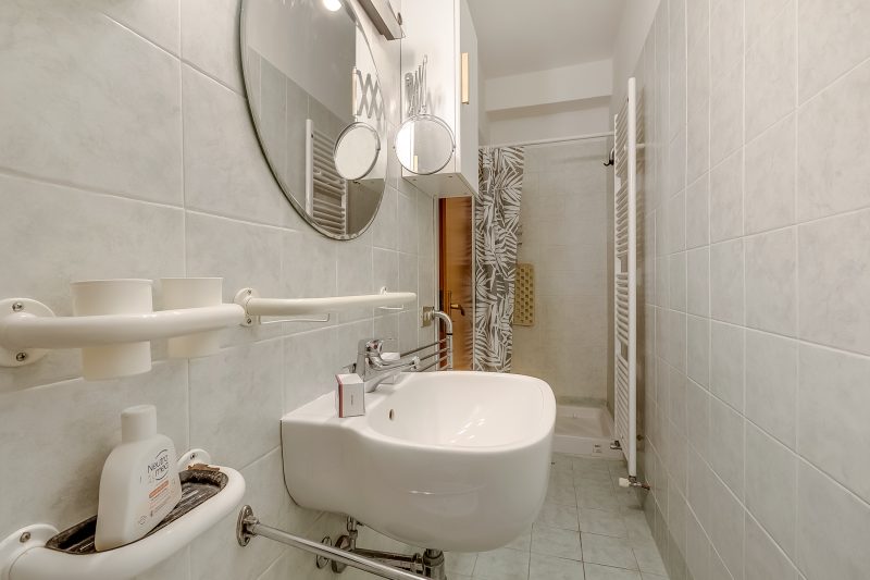Villa Eva: Leggiuno 5-Bed Villa for Families & Groups (Sleeps 10)