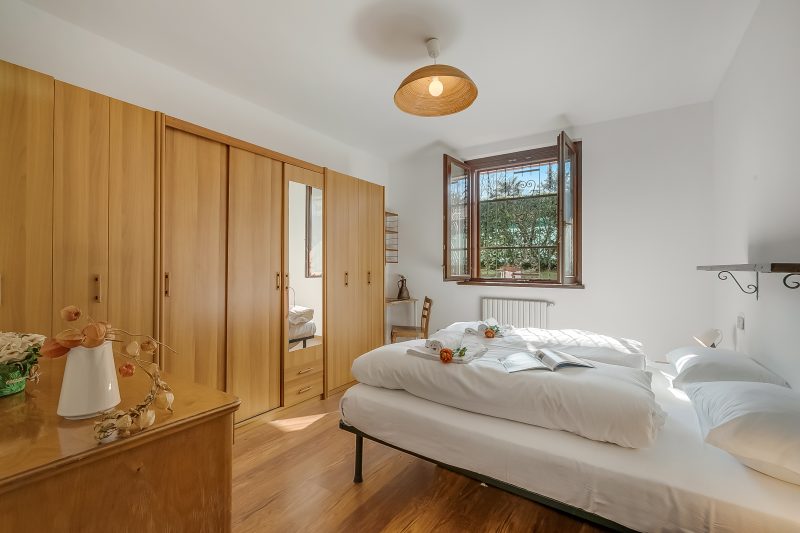 Villa Eva: Leggiuno 5-Bed Villa for Families & Groups (Sleeps 10)