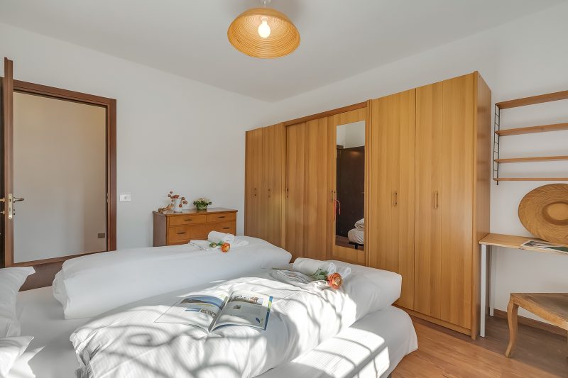 Villa Eva: Leggiuno 5-Bed Villa for Families & Groups (Sleeps 10)