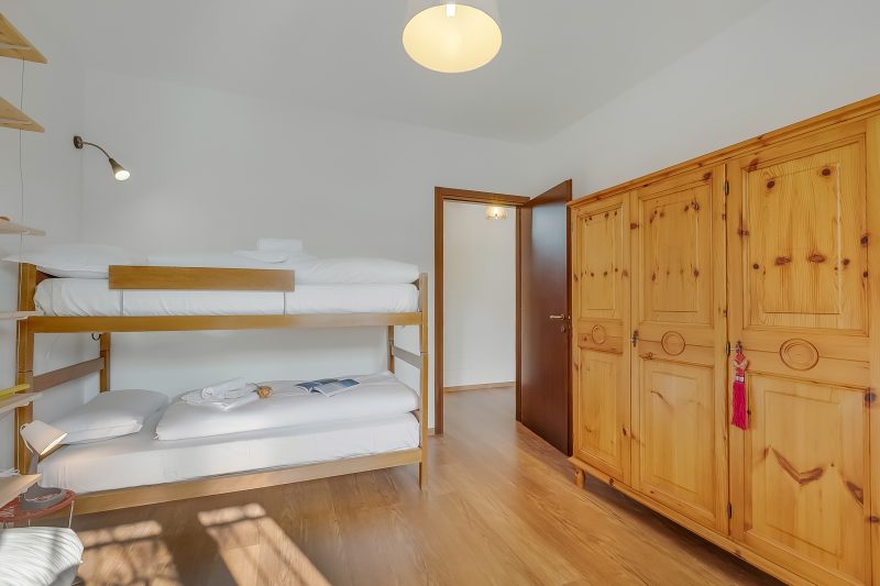 Villa Eva: Leggiuno 5-Bed Villa for Families & Groups (Sleeps 10)