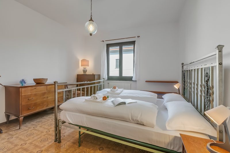Villa Eva: Leggiuno 5-Bed Villa for Families & Groups (Sleeps 10)