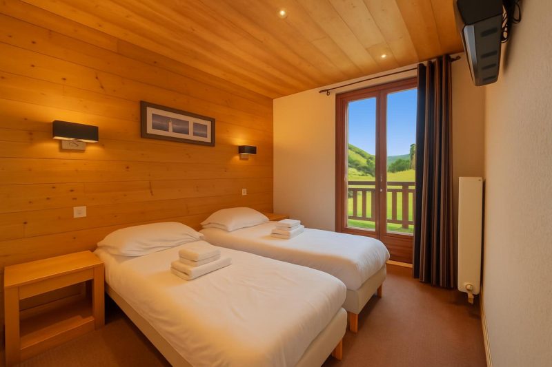 l'Ours Bleu C11 Ski-In at Vallorcine| Shared Pool, Gym & Wellness