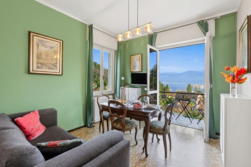 La Caravella: Stresa Lake & Islands View Balcony
