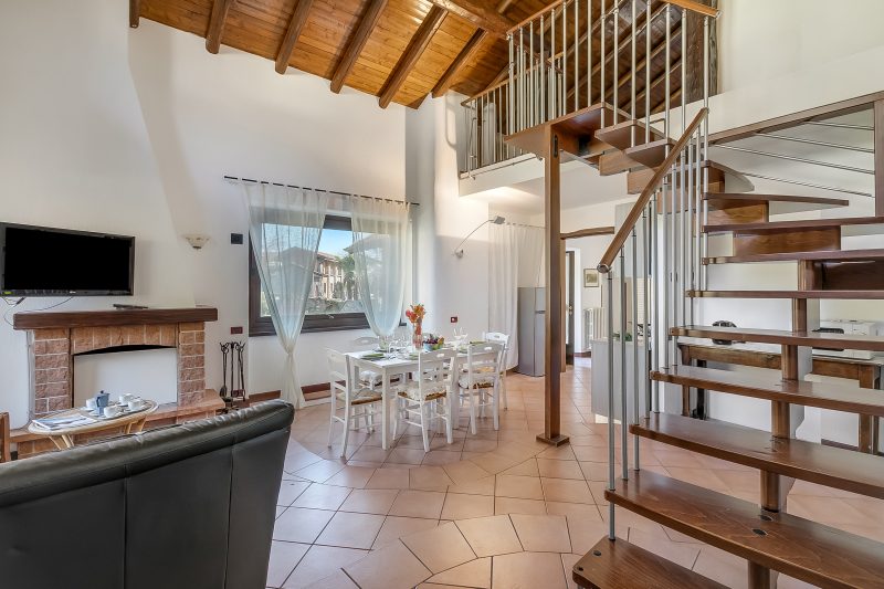 Il Borgo Del Vergante Casa Lina: Ac And Balcony