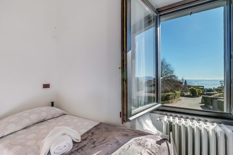 Il Borgo Del Vergante Casa Lina: Ac And Balcony