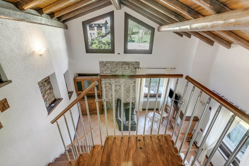 Il Borgo Del Vergante Casa Lina: Ac And Balcony