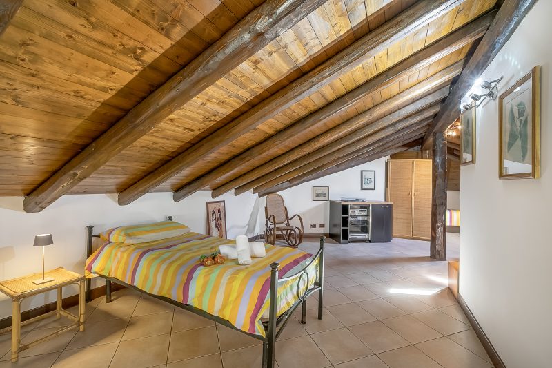 Il Borgo Del Vergante Casa Lina: Ac And Balcony