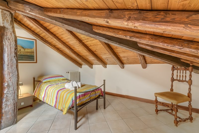 Il Borgo Del Vergante Casa Lina: Ac And Balcony