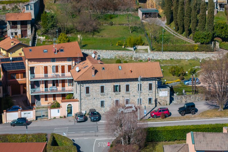 Il Borgo Del Vergante Casa Lina: Ac And Balcony