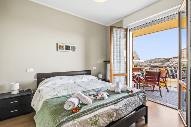 Casa Mirella quiet 2BR with View, Balcony and AC