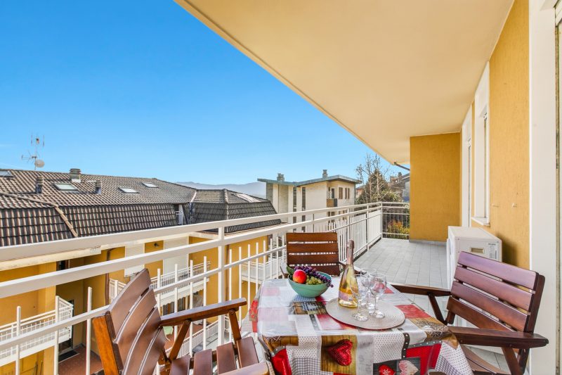 Casa Mirella quiet 2BR with View, Balcony and AC