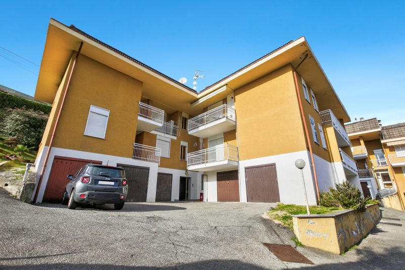 Casa Mirella quiet 2BR with View, Balcony and AC