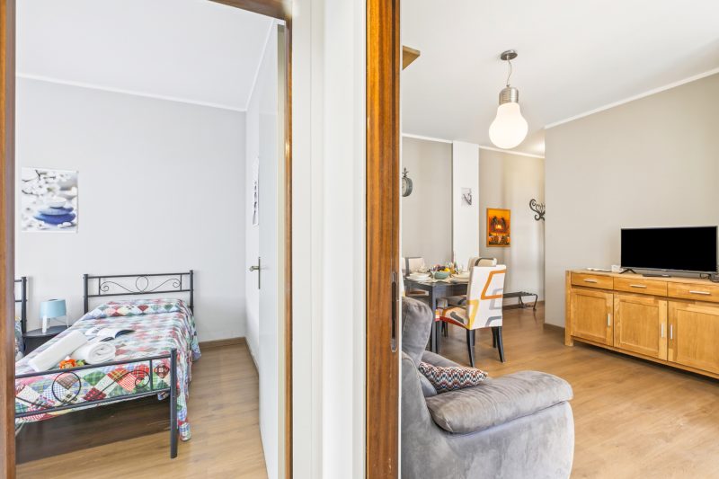 Casa Mirella quiet 2BR with View, Balcony and AC
