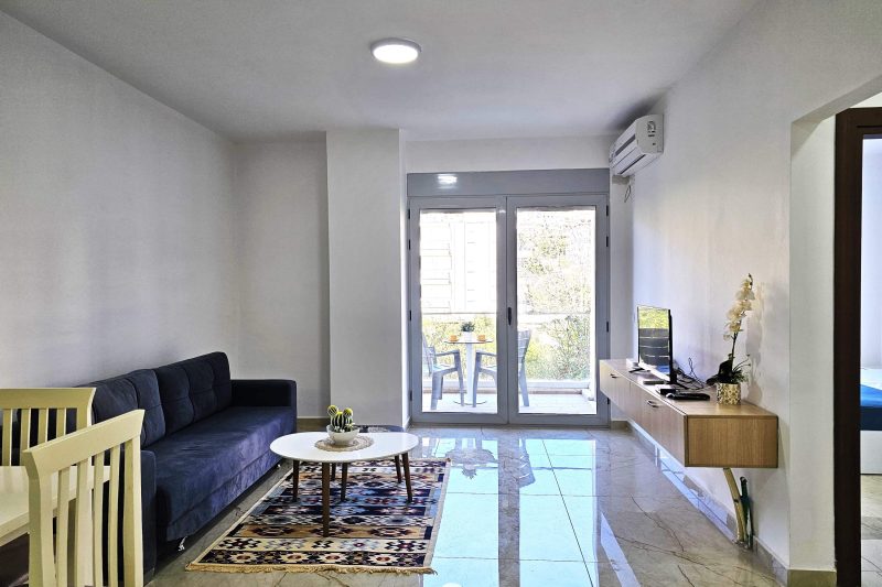 One Bedroom Apartment In Saranda - 001