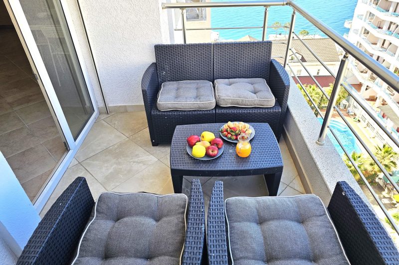 Holiday Apartment With Sea View - 180