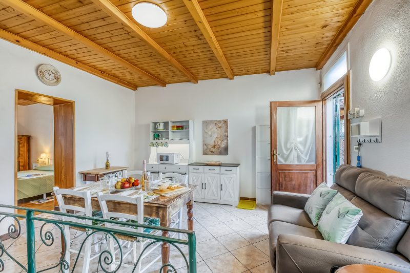 Butterfly Apartment: Lake Maggiore Luino Apartment with Balcony