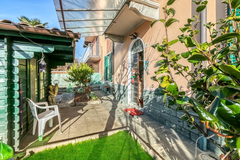 Butterfly Apartment: Lake Maggiore Luino Apartment with Balcony