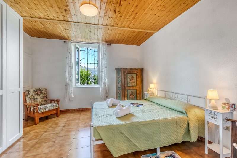 Butterfly Apartment: Lake Maggiore Luino Apartment with Balcony