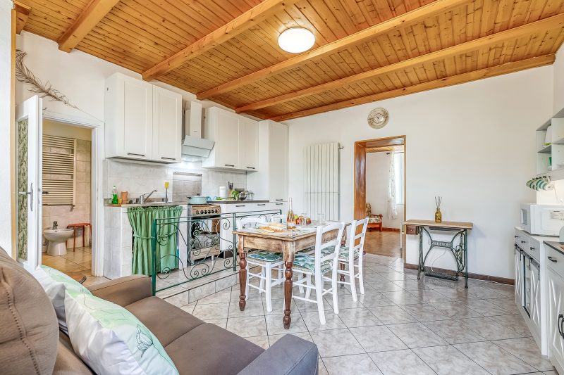 Butterfly Apartment: Lake Maggiore Luino Apartment with Balcony