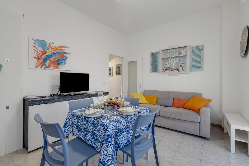 Verdi Loano Beach Apartment with Balcony