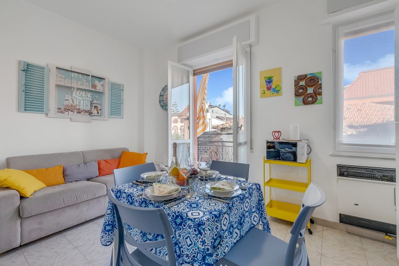 Verdi Loano Beach Apartment with Balcony