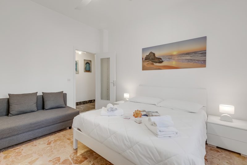 Verdi Loano Beach Apartment with Balcony