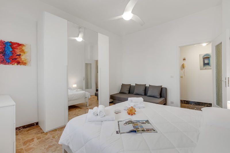 Verdi Loano Beach Apartment with Balcony