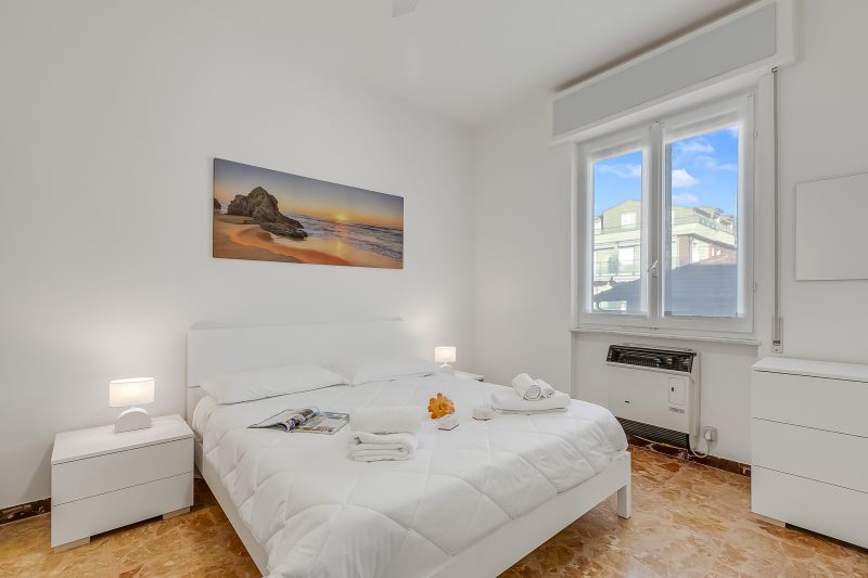 Verdi Loano Beach Apartment with Balcony