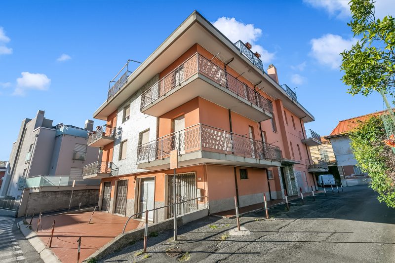 Verdi Loano Beach Apartment with Balcony