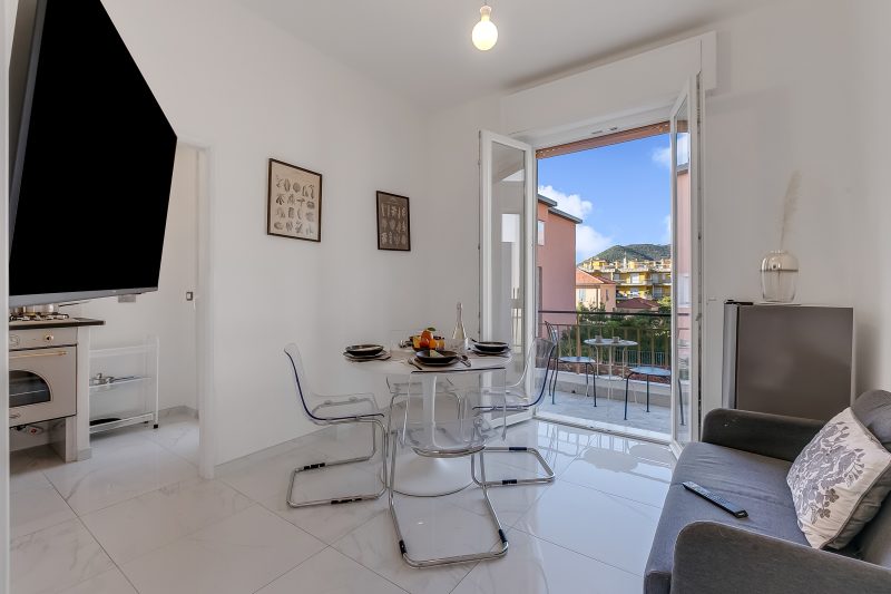 Boccaccio - Apartment with Balcony, Near Marina & Beach