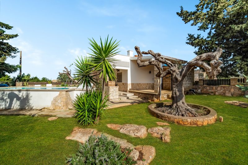 Villino Salentum with Private Pool and Garden