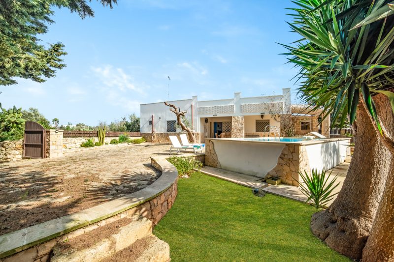 Villino Salentum with Private Pool and Garden