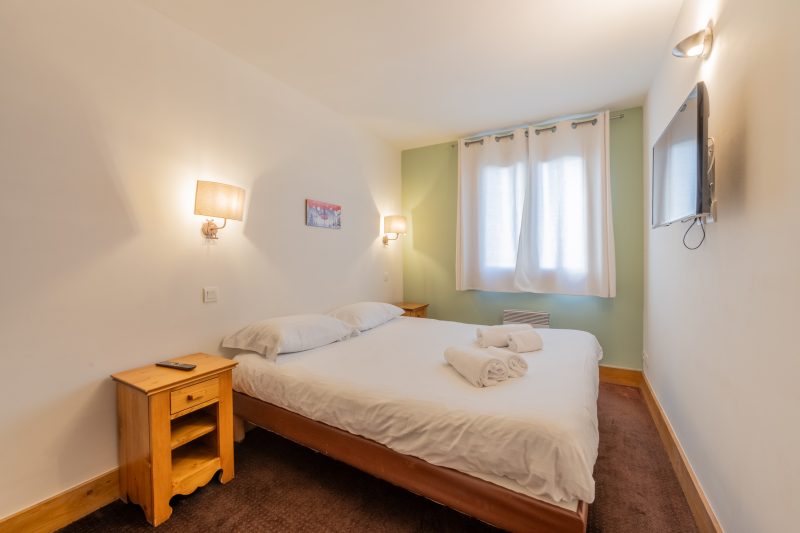 V Balme 12: Beside Ski Lift; Pool, Sauna & Gym