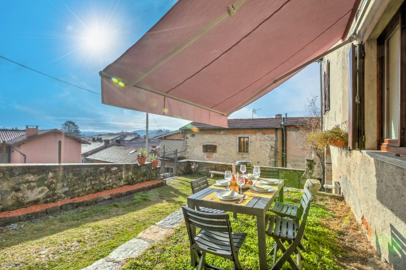 Casa al Castello in Leggiuno with Garden
