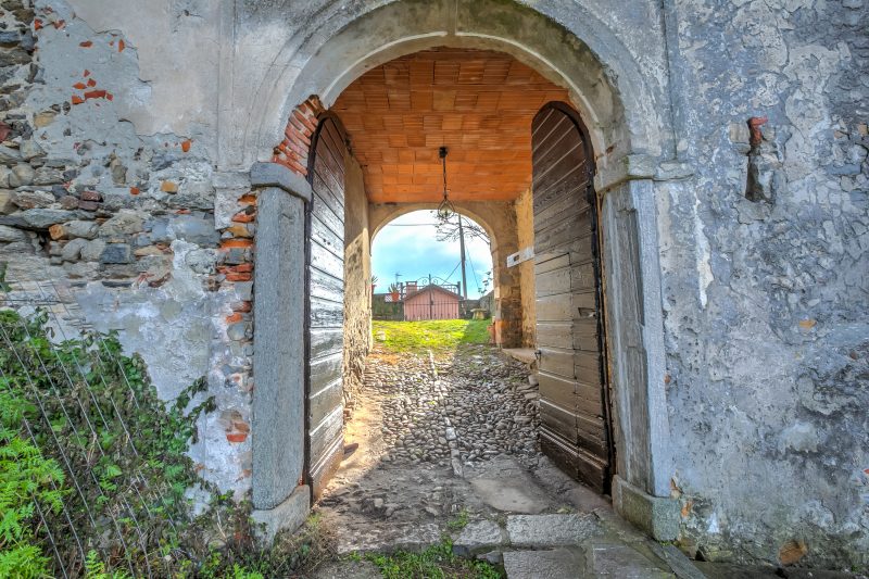 Casa al Castello in Leggiuno with Garden