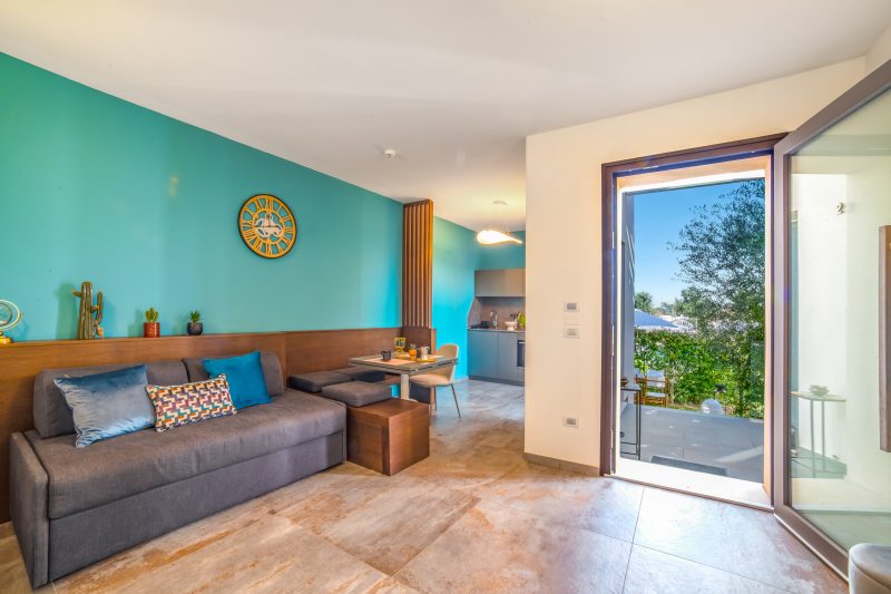 7br Luxury Villa - Pool, Garden & Parking