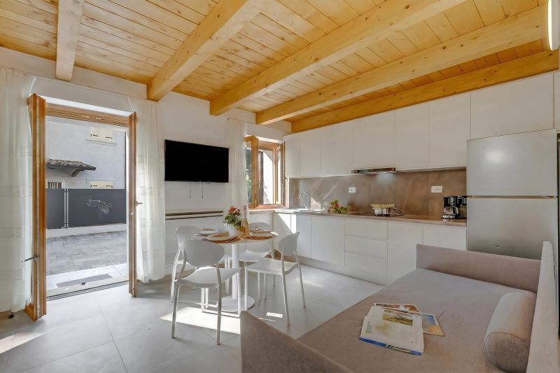 Residenza Lugana Pool & Garden in Peschiera Apt 1