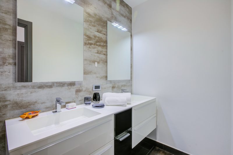 Asia Apartment 2BR in Laveno Center