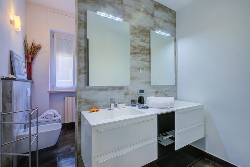Asia Apartment 2BR in Laveno Center
