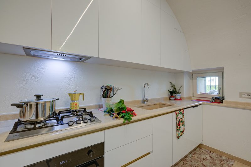 Peschiera few steps from the lake Garden, Terrace, & AC