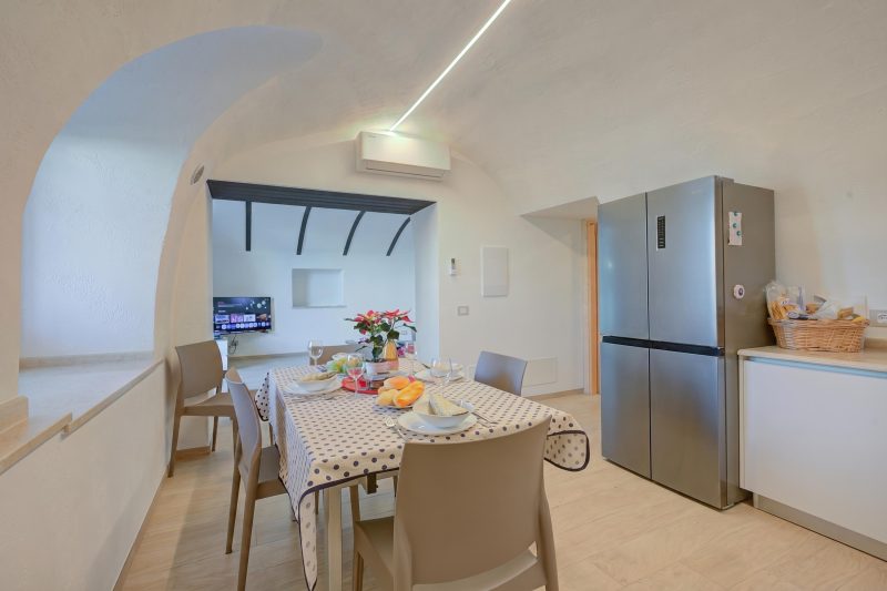 Peschiera few steps from the lake Garden, Terrace, & AC