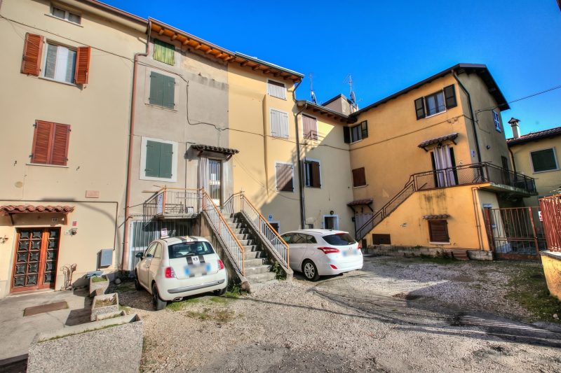 Peschiera few steps from the lake Garden, Terrace, & AC
