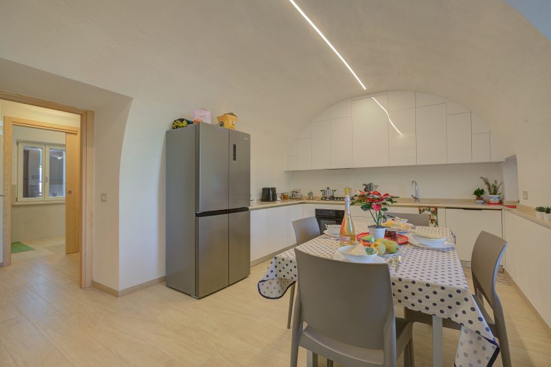 Peschiera few steps from the lake Garden, Terrace, & AC
